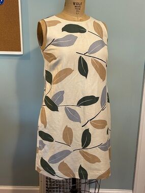 Sleeveless Leaf Print Shift Dress in Cream and Neutral Tones